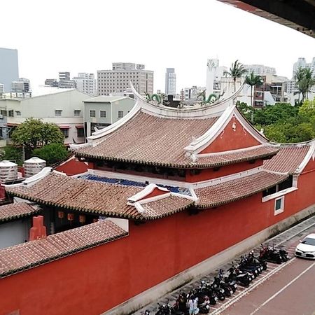 Temple Side Hostel Tainan Dış mekan fotoğraf