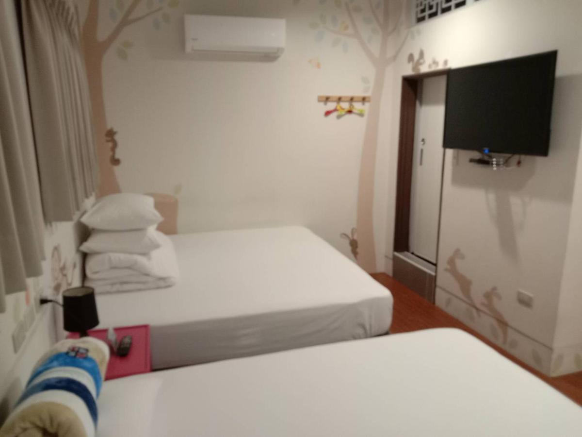 Temple Side Hostel Tainan Dış mekan fotoğraf