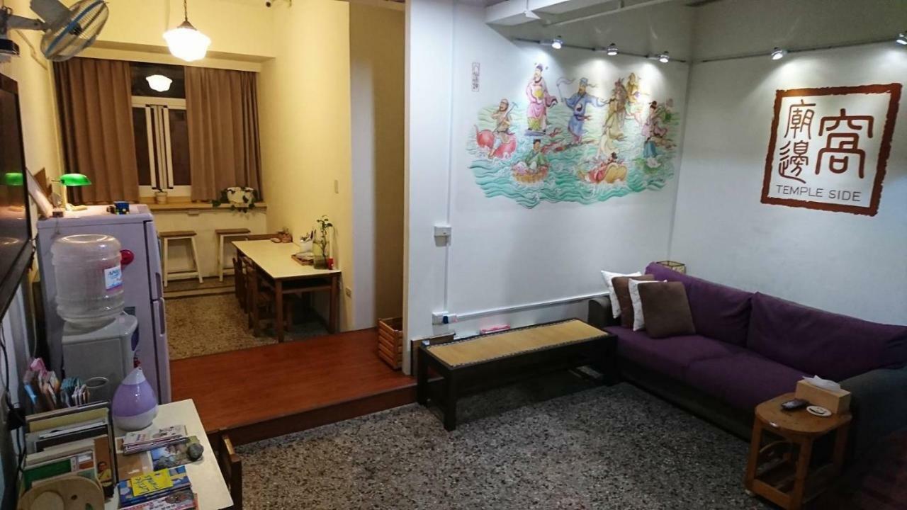 Temple Side Hostel Tainan Dış mekan fotoğraf